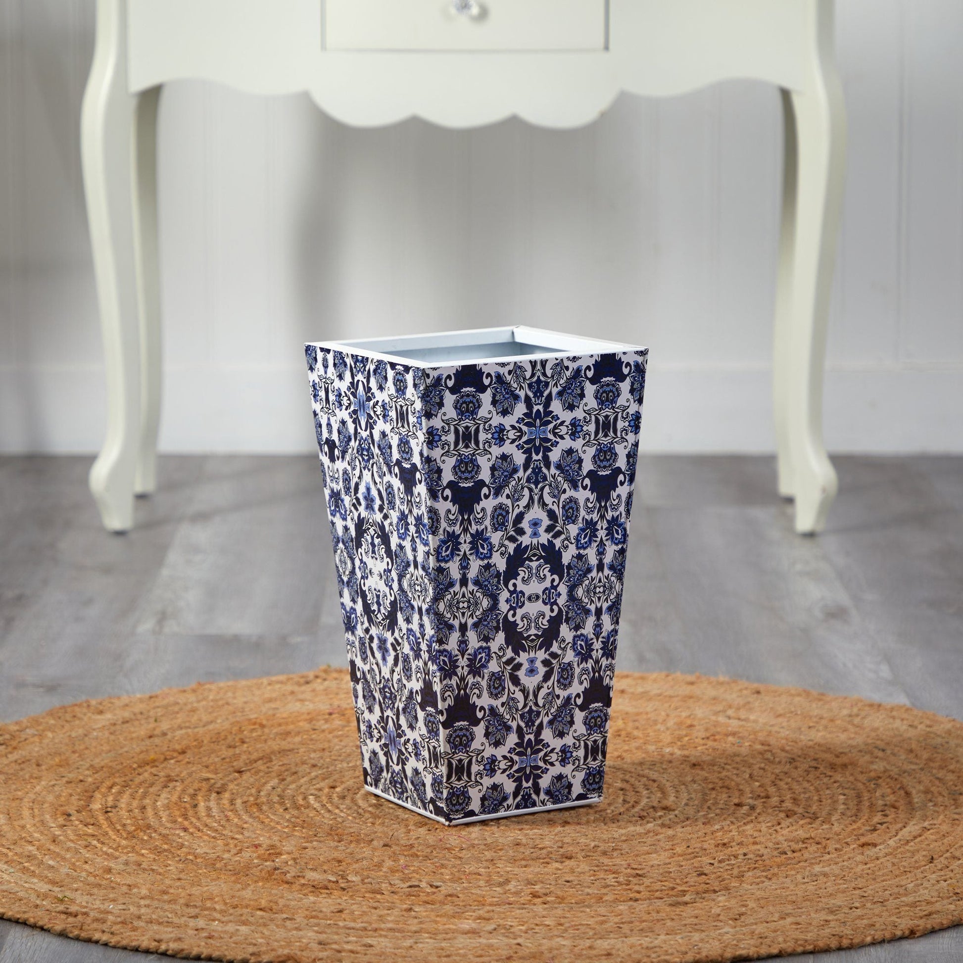 18” Oriental Blue and White Classic Metal Planter - TheHardenGarden